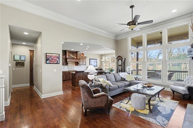 10514 NW 79th Place, Weatherby Lake, MO 64152