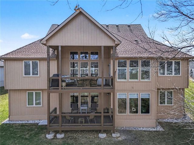 10514 NW 79th Place, Weatherby Lake, MO 64152