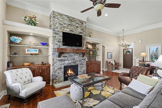 10514 NW 79th Place, Weatherby Lake, MO 64152