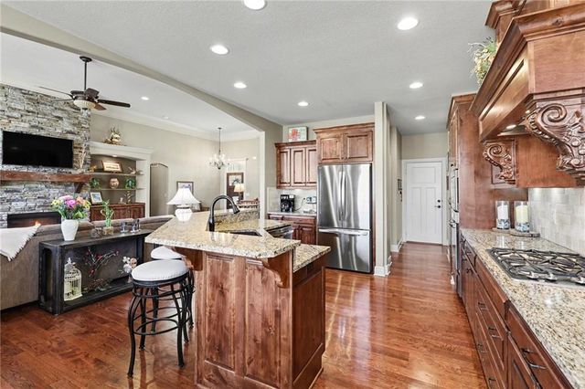 10514 NW 79th Place, Weatherby Lake, MO 64152