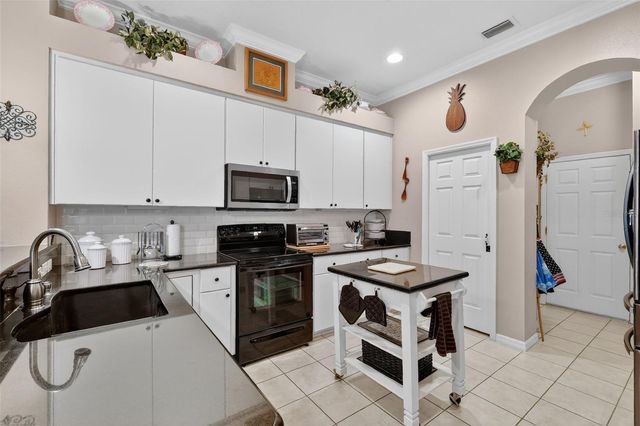 5154 AURORA DRIVE, Leesburg, FL 34748