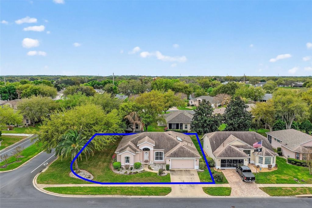 Image 3 of property listing at 5154 AURORA DRIVE, Leesburg, FL 34748