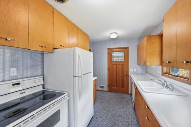 321 Hemlock Street S, Stillwater, MN 55082