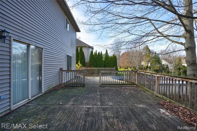 3948 Stoney Ridge Drive, Fort Gratiot, MI 48059