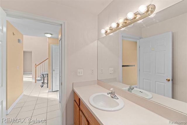 3948 Stoney Ridge Drive, Fort Gratiot, MI 48059