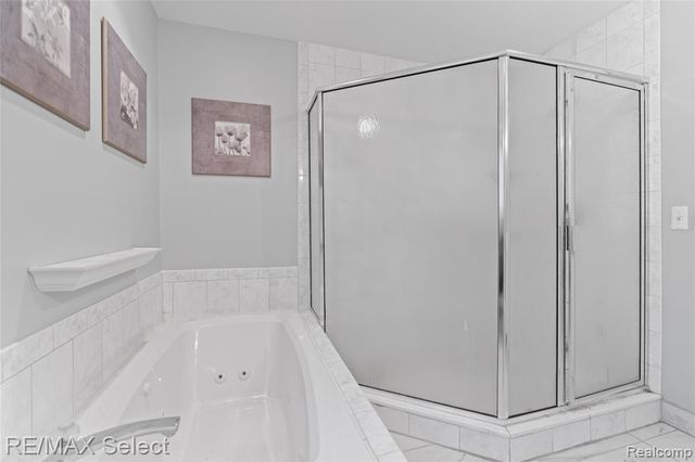 3948 Stoney Ridge Drive, Fort Gratiot, MI 48059