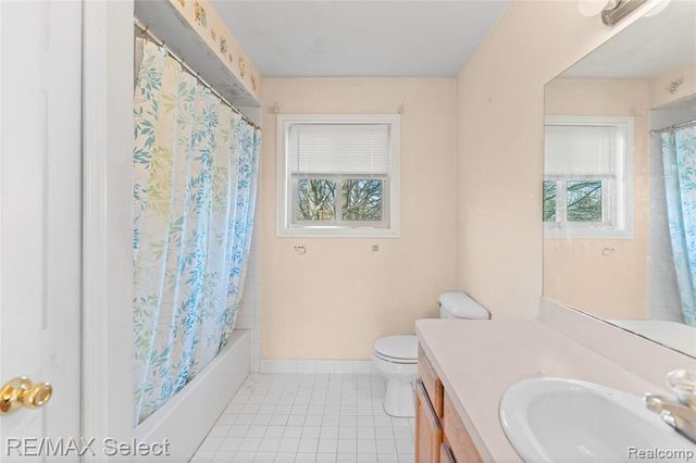 3948 Stoney Ridge Drive, Fort Gratiot, MI 48059