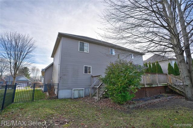 3948 Stoney Ridge Drive, Fort Gratiot, MI 48059