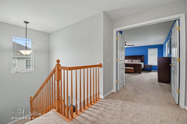 1410 Grand Pointe Boulevard, West Dundee, IL 60118