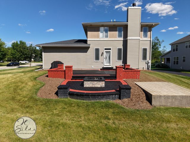 1410 Grand Pointe Boulevard, West Dundee, IL 60118