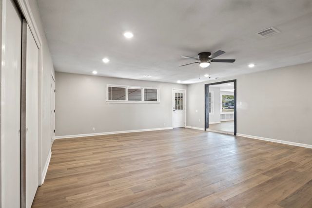 700 W Broadway Street, Winnsboro, TX 75494