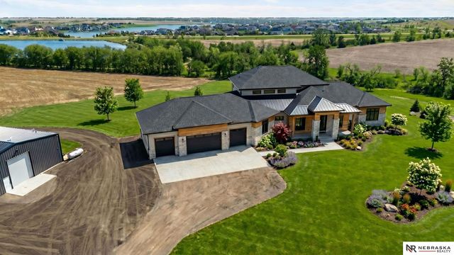 11919 N 184th Plaza, Bennington, NE 68007