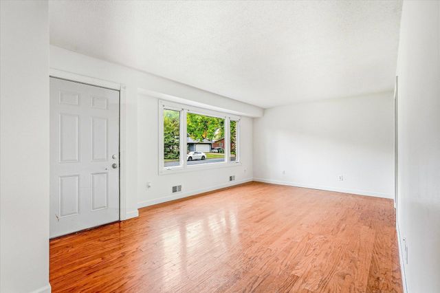 5230 Oconnell Drive, Mounds View, MN 55112