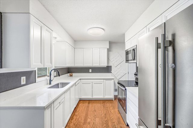 5230 Oconnell Drive, Mounds View, MN 55112