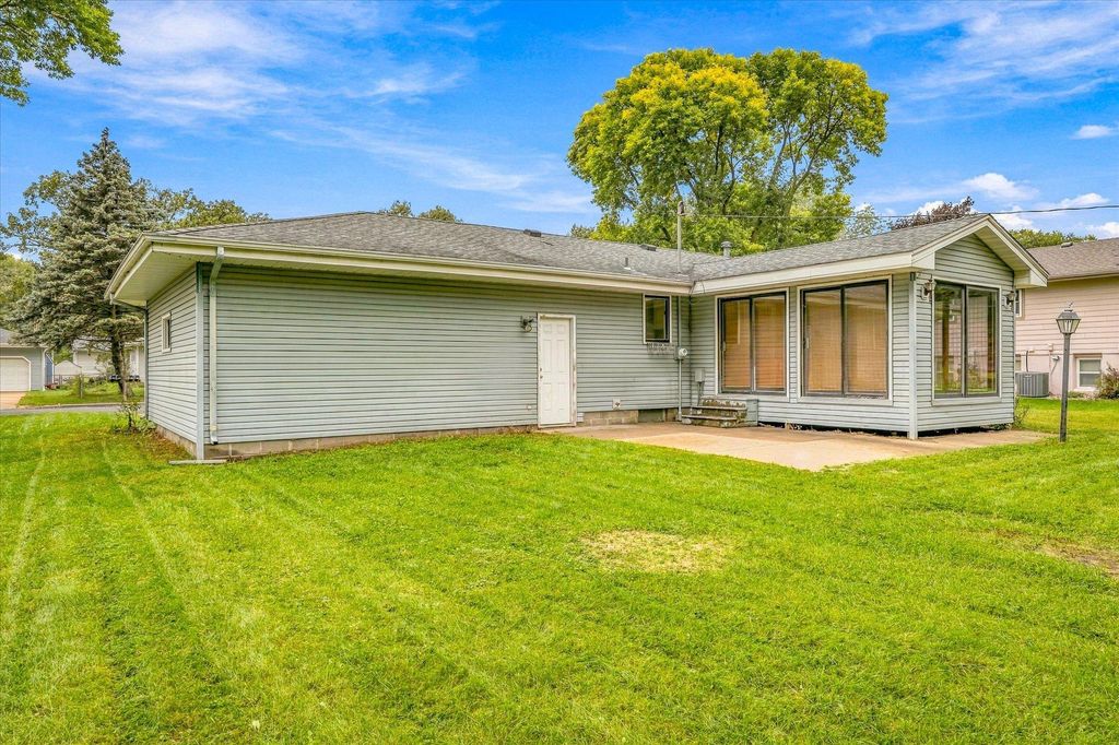 5230 Oconnell Drive, Mounds View, MN 55112 — photo 4