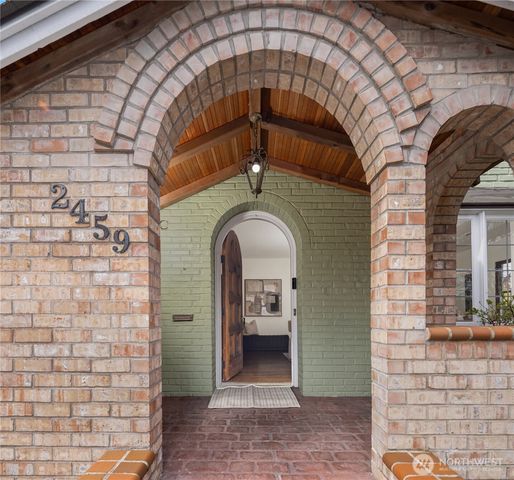 2459 24th Avenue E, Seattle, WA 98112