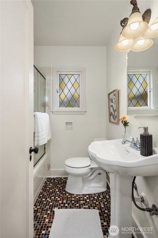 2459 24th Avenue E, Seattle, WA 98112