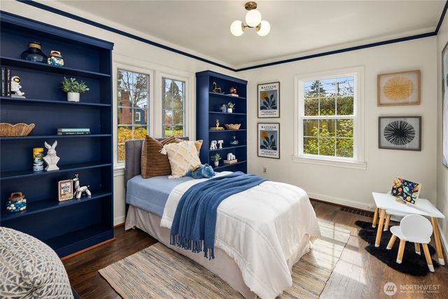 2459 24th Avenue E, Seattle, WA 98112