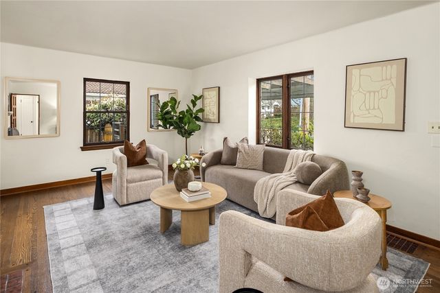 2459 24th Avenue E, Seattle, WA 98112