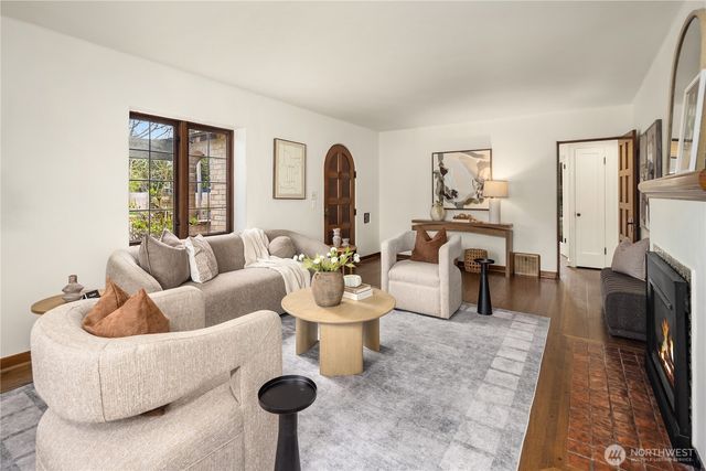 2459 24th Avenue E, Seattle, WA 98112