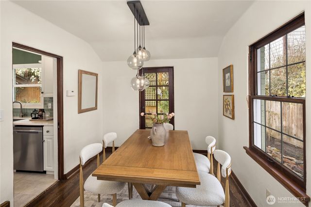 2459 24th Avenue E, Seattle, WA 98112