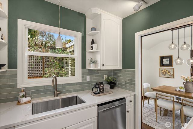 2459 24th Avenue E, Seattle, WA 98112