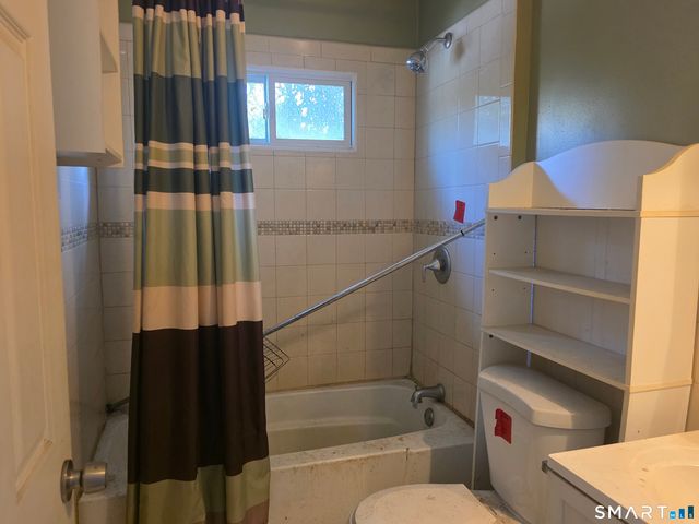 84 Nottingham Terrace, Waterbury, CT 06704