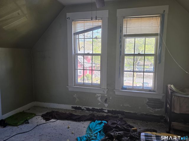 84 Nottingham Terrace, Waterbury, CT 06704