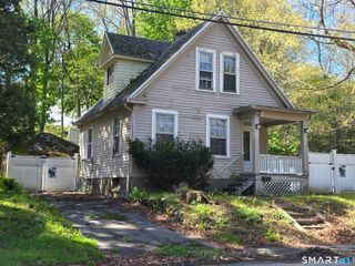 84 Nottingham Terrace, Waterbury, CT 06704