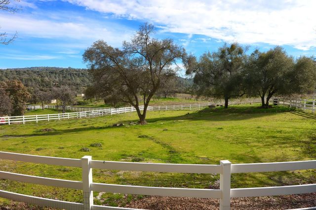 44755 Savage Road, Coarsegold, CA 93614