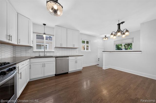 27856 Lenox Avenue, Madison Heights, MI 48071