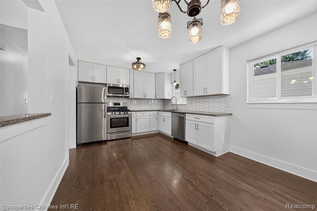 27856 Lenox Avenue, Madison Heights, MI 48071