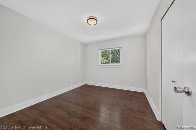 27856 Lenox Avenue, Madison Heights, MI 48071