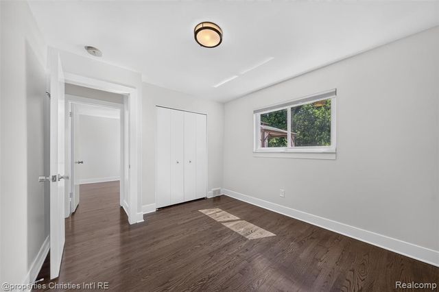 27856 Lenox Avenue, Madison Heights, MI 48071