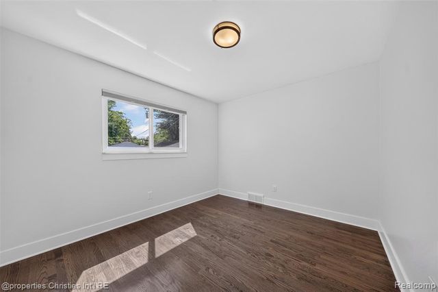 27856 Lenox Avenue, Madison Heights, MI 48071