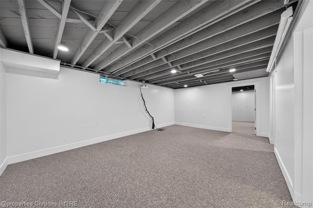 27856 Lenox Avenue, Madison Heights, MI 48071
