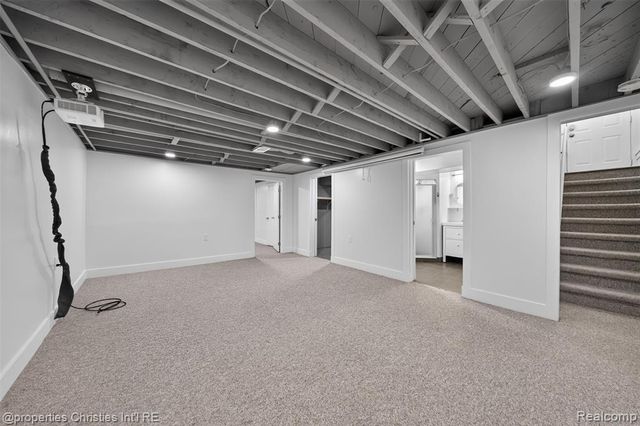 27856 Lenox Avenue, Madison Heights, MI 48071