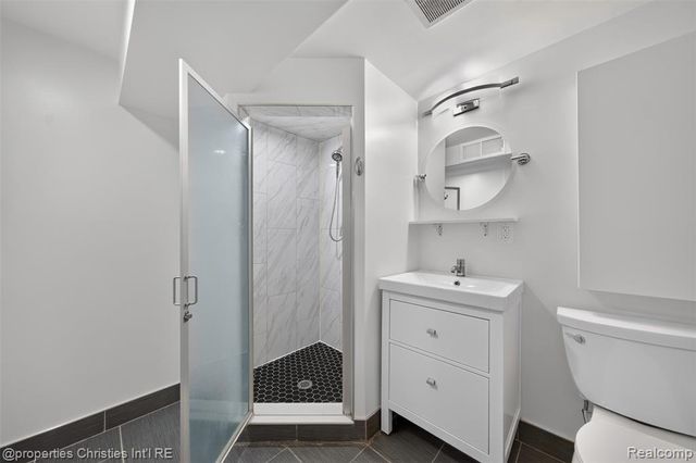 27856 Lenox Avenue, Madison Heights, MI 48071