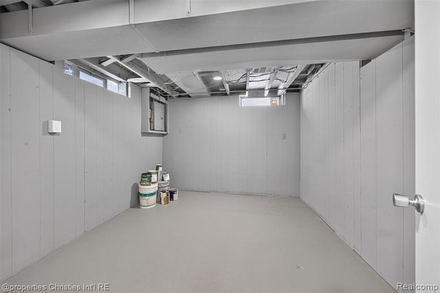 27856 Lenox Avenue, Madison Heights, MI 48071