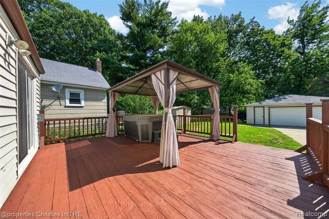 27856 Lenox Avenue, Madison Heights, MI 48071
