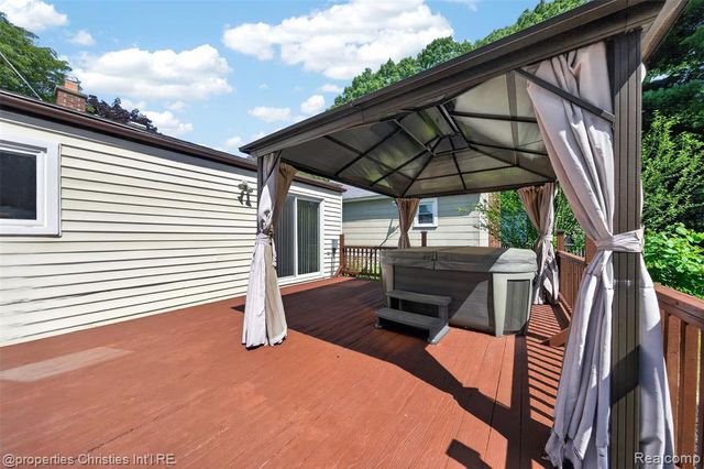 27856 Lenox Avenue, Madison Heights, MI 48071