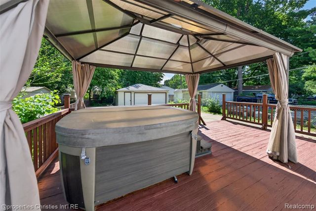 27856 Lenox Avenue, Madison Heights, MI 48071