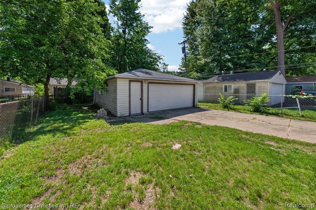 27856 Lenox Avenue, Madison Heights, MI 48071