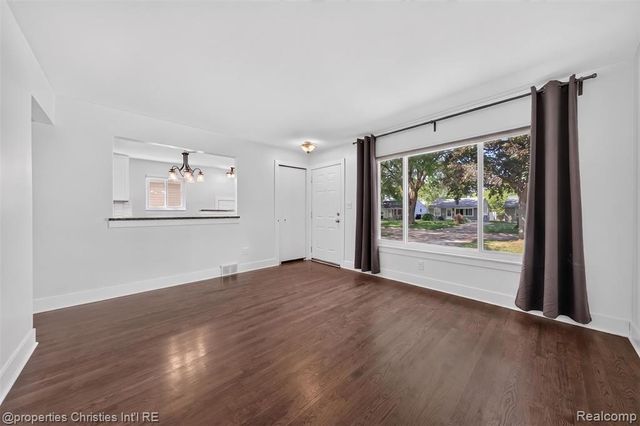 27856 Lenox Avenue, Madison Heights, MI 48071