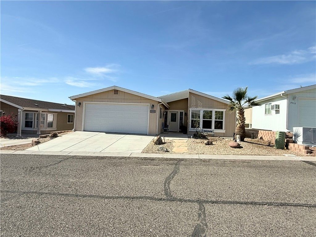 2553 Hillcrest Park Drive, Bullhead City, AZ 86429