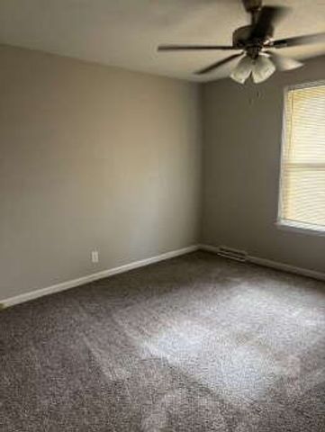 1322 Shady Lawn Dr, Clarksville, TN 37043