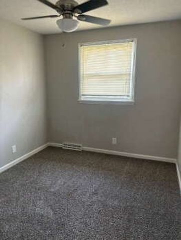 1322 Shady Lawn Dr, Clarksville, TN 37043