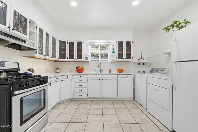 1608 N Grand Oaks Avenue, Pasadena, CA 91104