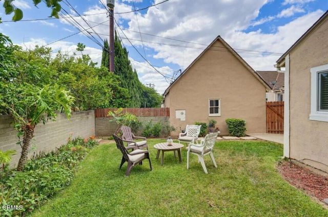 1608 N Grand Oaks Avenue, Pasadena, CA 91104
