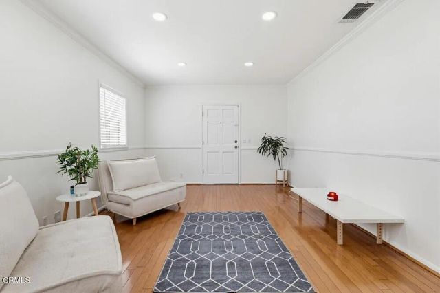 1608 N Grand Oaks Avenue, Pasadena, CA 91104